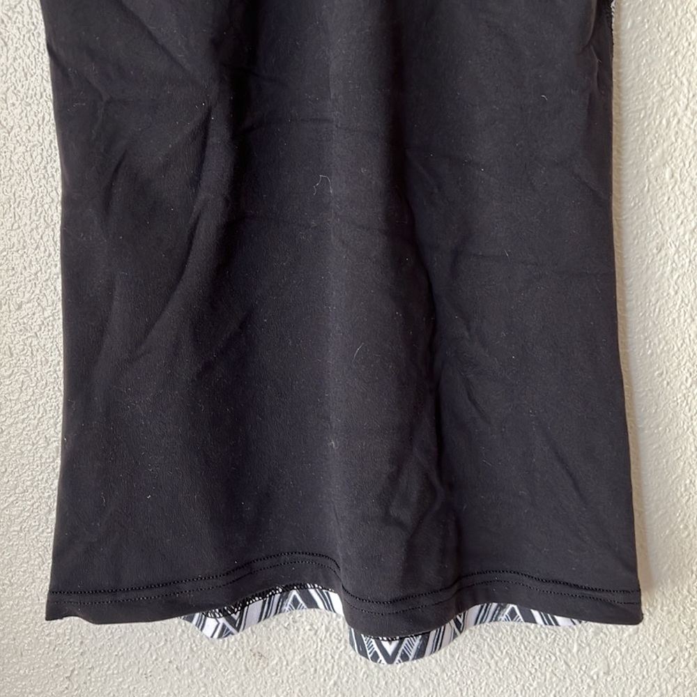 Ivivva Tank Top Girls Black and White Geometric Print Athletic Girls Size 12 - Picture 8 of 8